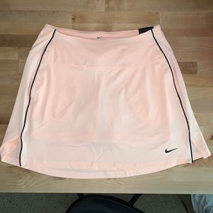 NWT Women’s Nike Golf Skirt